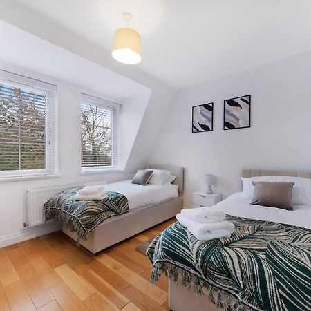 בישופס סטורטפורד Roomy One Bed Loft Apartment מראה חיצוני תמונה