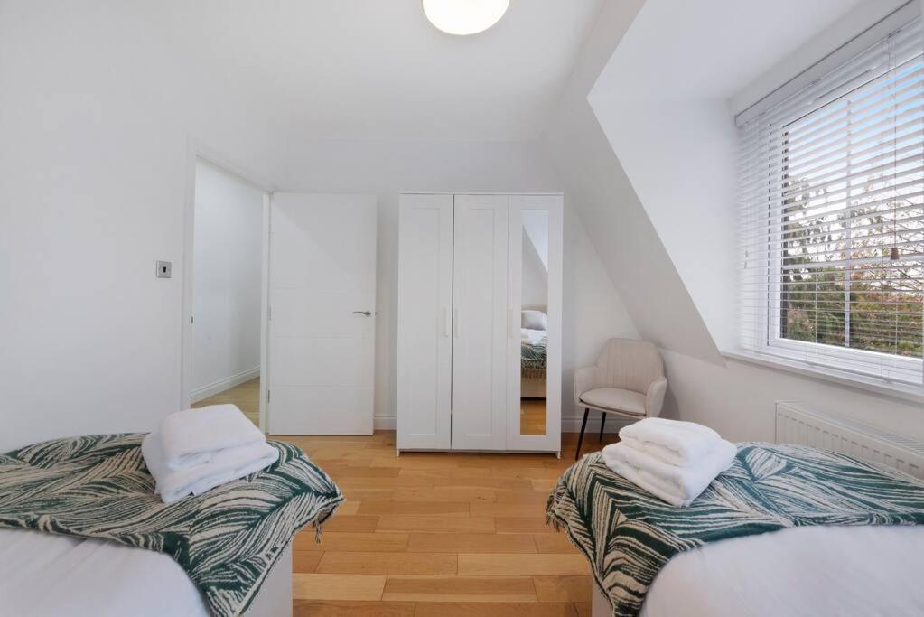בישופס סטורטפורד Roomy One Bed Loft Apartment מראה חיצוני תמונה