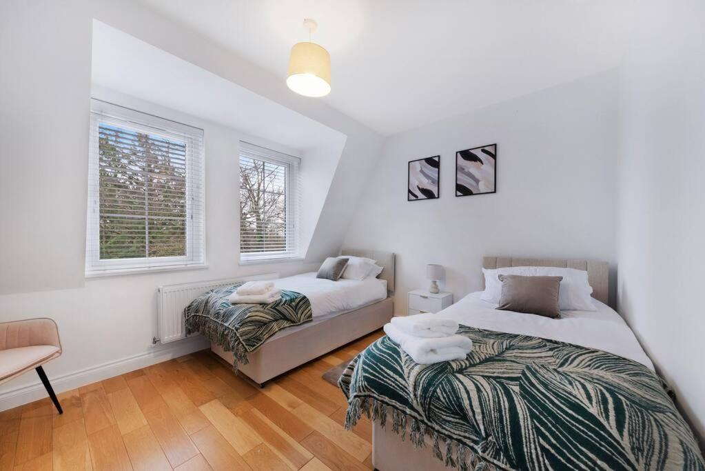 בישופס סטורטפורד Roomy One Bed Loft Apartment מראה חיצוני תמונה